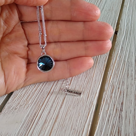 Back in stock!!  Popular Sapphire Blue Swarovski CRYSTAL/Pendant/NECKLACE - Picture 6 of 7